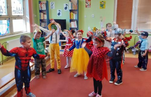 SLUNÍČKA - "KARNEVAL"    1.část