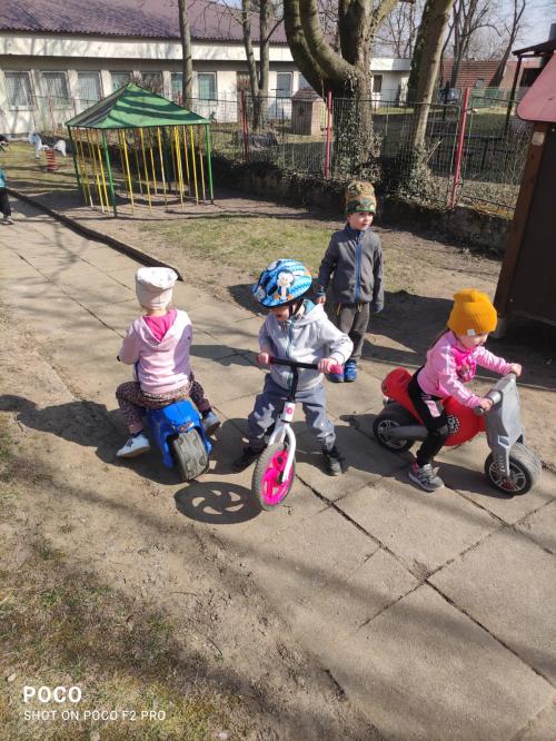 Pobyt na zahradě - Sluníčka a Berušky