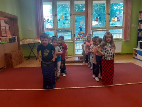 DEN DĚTÍ U SLUNÍČEK    1. ČÁST