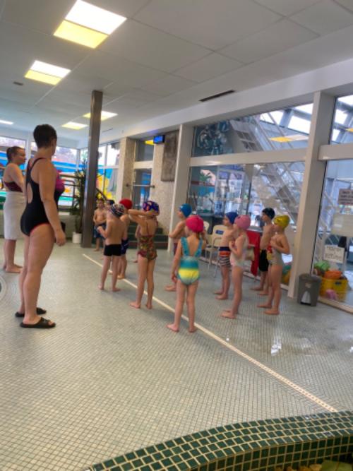 první lekce plavání